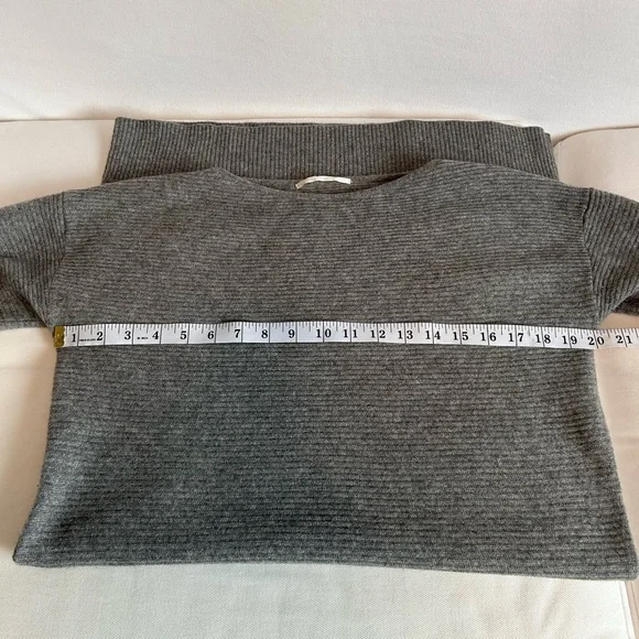 Cashmere sweater dress - Picture 10 of 15